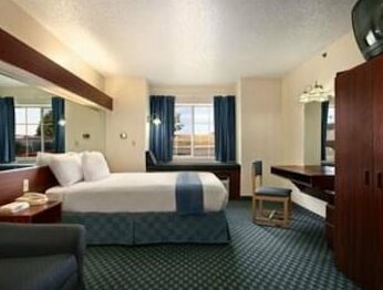 Microtel Inn & Suites by Wyndham Tulsa East - Photo5