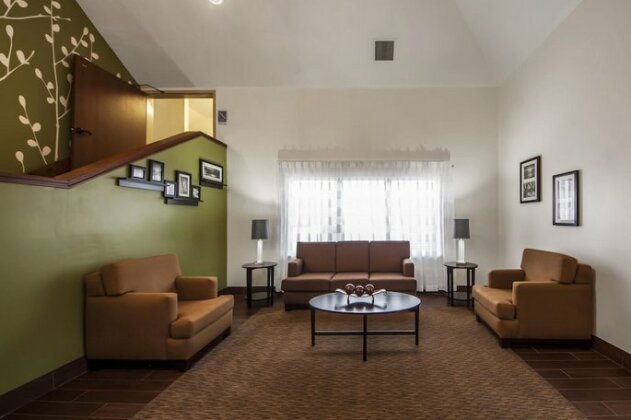 Sleep Inn and Suites Central / I-44 - Photo4