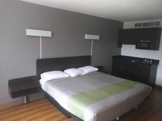 Studio Star Fairgrounds Extended Stay Hotel - Photo2