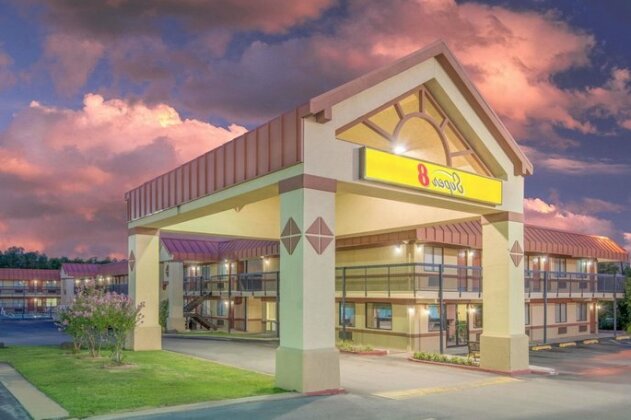 Super 8 by Wyndham Tulsa - Photo2