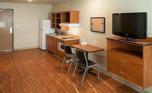 WoodSpring Suites Tulsa - Photo5