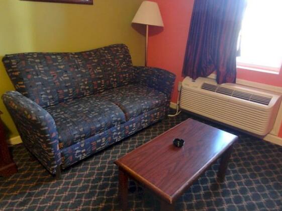 Royal Inn and Suites - Photo4