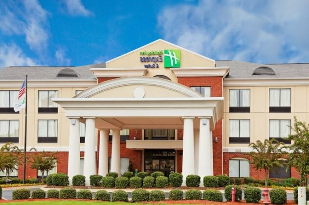 Holiday Inn Express & Suites Tupelo - Photo2