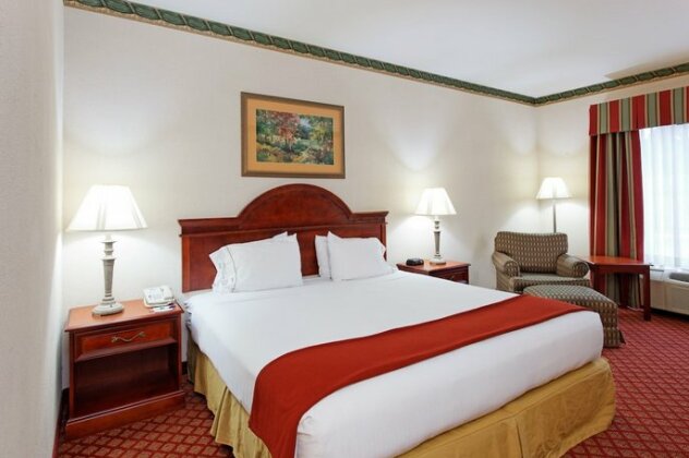 Holiday Inn Express & Suites Tupelo - Photo4