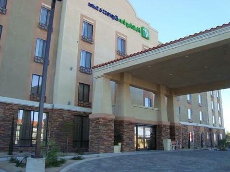 Holiday Inn Express Hotel & Suites Twentynine Palms - Photo4