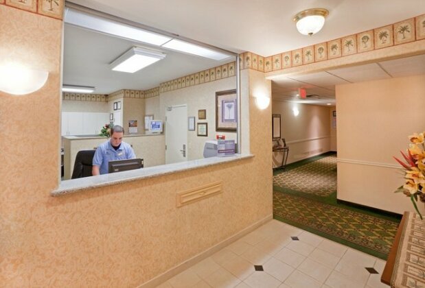 Candlewood Suites Tyler - Photo3