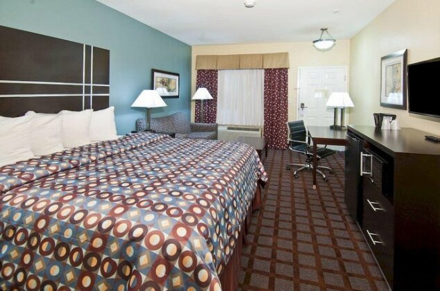 Executive Inn and Suites Tyler - Photo3