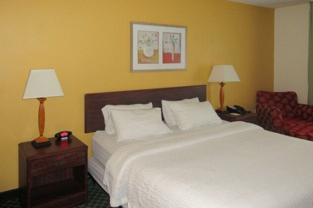 Quality Inn & Suites Uniontown - Photo5