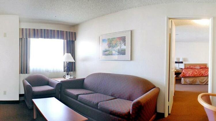 GuestHouse Inn & Suites Upland - Photo3
