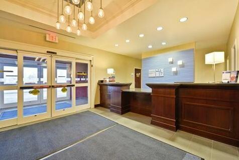 Holiday Inn Express & Suites Utica - Photo3