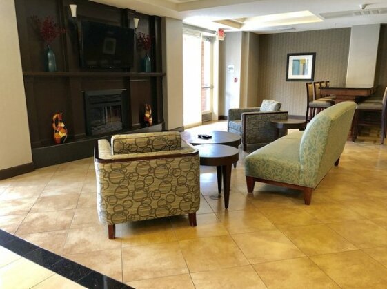 Holiday Inn Express Hotel & Suites Vacaville - Photo5