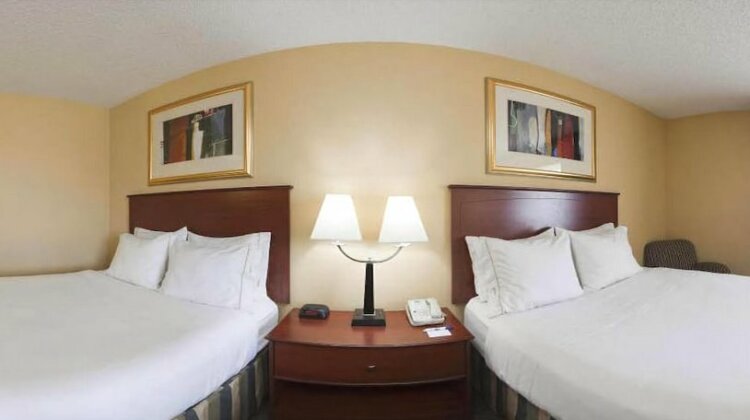 Holiday Inn Express Hotel & Suites-St Paul - Photo4