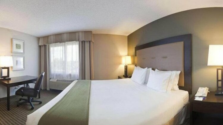 Holiday Inn Express Hotel & Suites-St Paul - Photo5