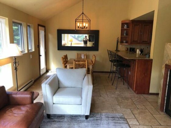 3 Bedroom Remodeled East Vail Condo 3e Hot Tub And Shuttle On Site - Photo2