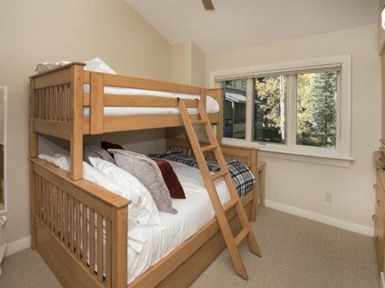 Coldstream Townhome 38 - Photo5