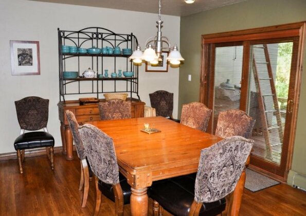 Stunning Golf Course Spacious Townhome nestled in the Aspens - Photo4