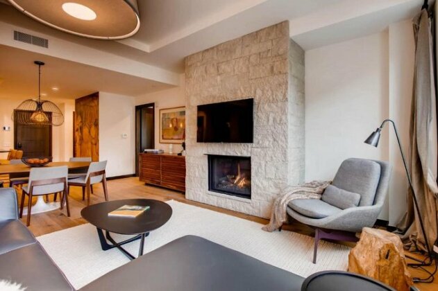 The Lion Vail - Photo3