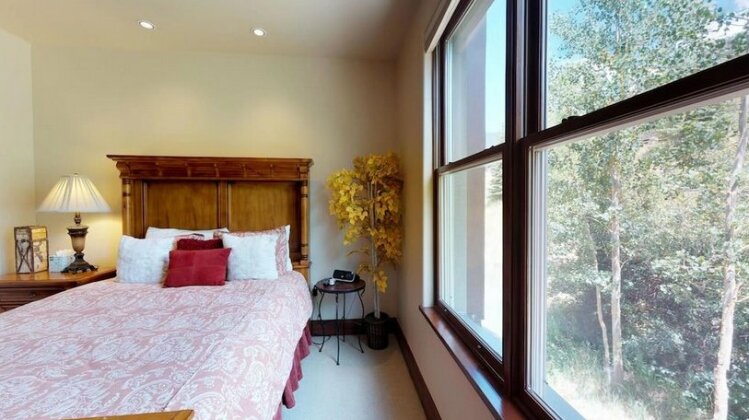 Vail Residences at Cascade Village - Photo4