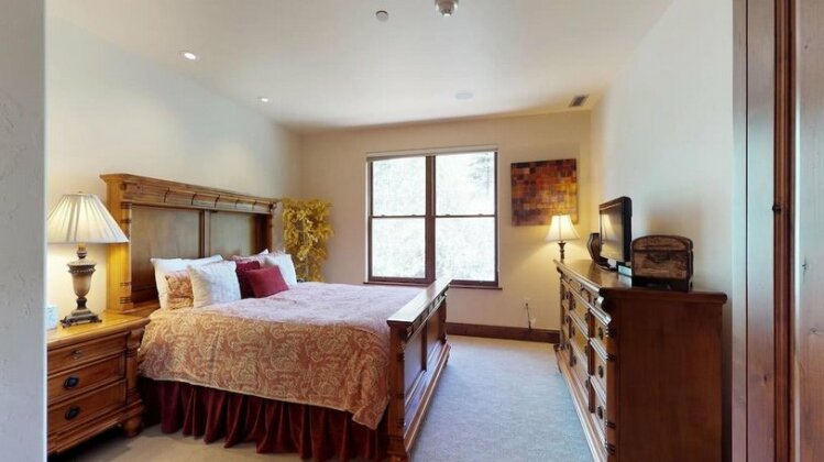 Vail Residences at Cascade Village - Photo5