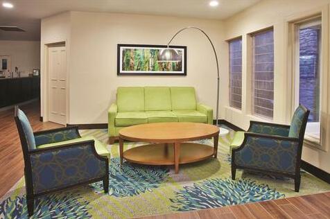 La Quinta Inn & Suites Valdosta Moody AFB - Photo5