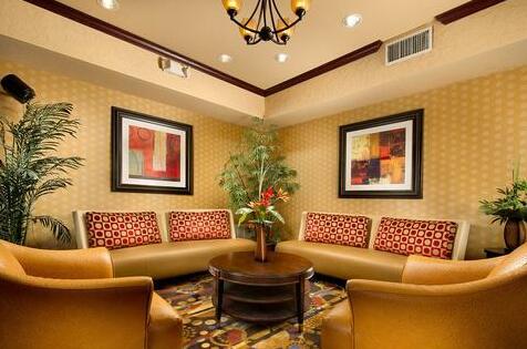 Holiday Inn Express Hotel & Suites Van Buren-Fort Smith Area - Photo5
