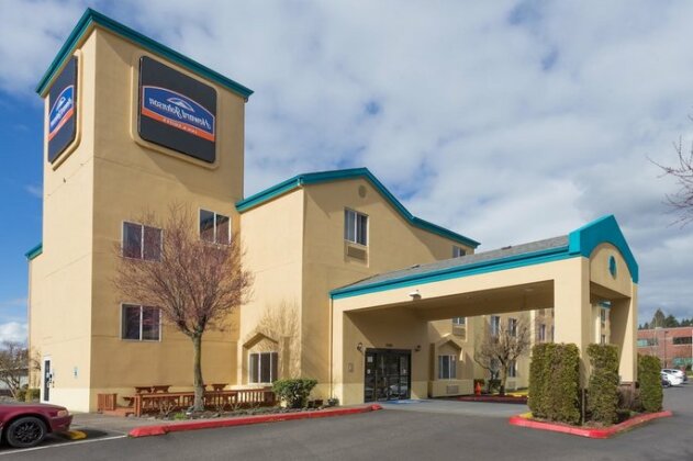 Howard Johnson by Wyndham Vancouver Hotel & Suites