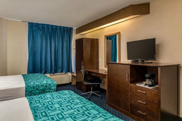 Howard Johnson by Wyndham Vancouver Hotel & Suites - Photo3