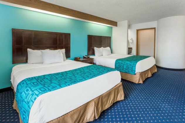 Howard Johnson by Wyndham Vancouver Hotel & Suites - Photo4