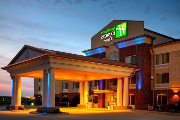 Holiday Inn Express & Suites Vandalia - Photo2