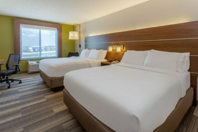 Holiday Inn Express & Suites Vandalia - Photo5
