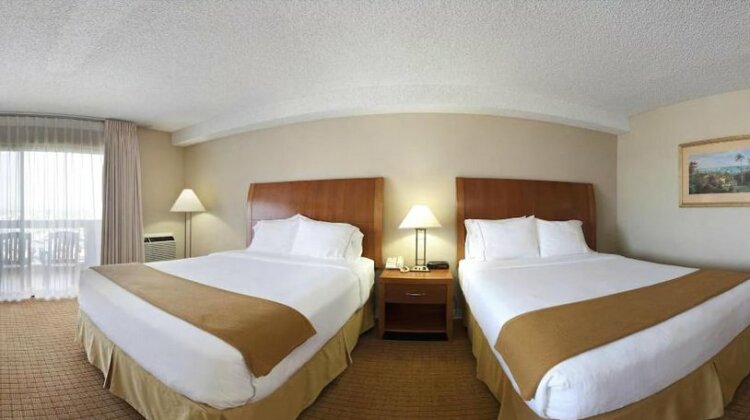Holiday Inn Express & Suites Ventura Harbor - Photo5