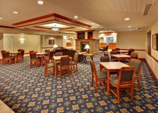 Holiday Inn Express & Suites Vermillion - Photo3