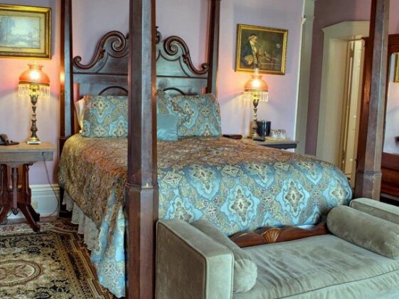 Corners Mansion Inn - A Bed and Breakfast