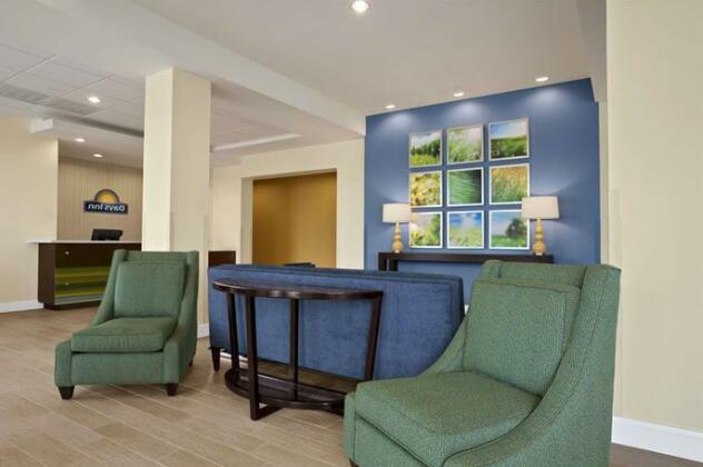 Days Inn by Wyndham Victoria - Photo2