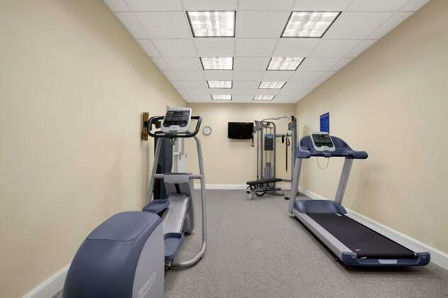 Days Inn by Wyndham Victoria - Photo4