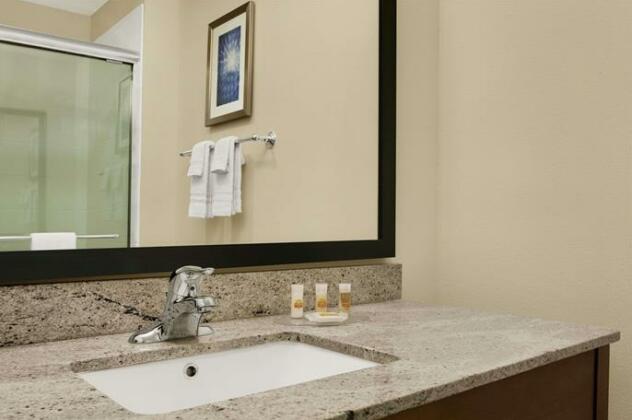 Days Inn by Wyndham Victoria - Photo5