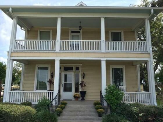 House on Main Victoria