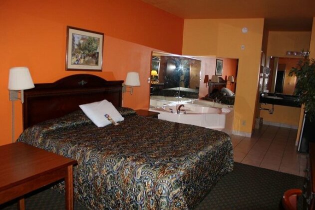 Lone Star Inn and Suites Victoria - Photo2
