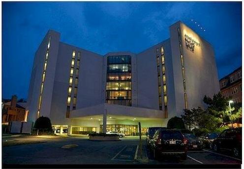 Delta Hotels Virginia Beach Bayfront Suites - Photo2
