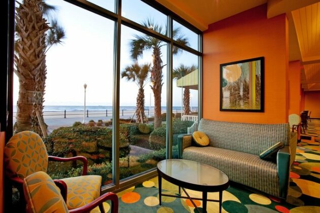 Holiday Inn Express Hotel & Suites Virginia Beach Oceanfront - Photo2