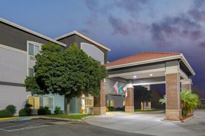 La Quinta Inn & Suites Visalia Sequoia Gateway