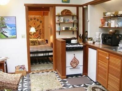 Boy & Debra's Place - Photo2
