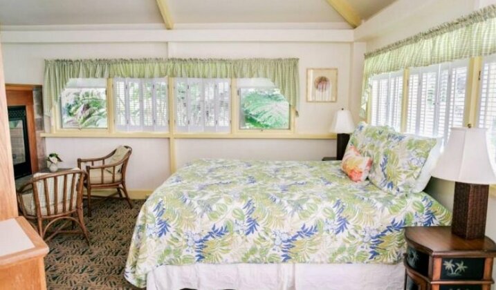 Kilauea Lodge and Restaurant - Photo4