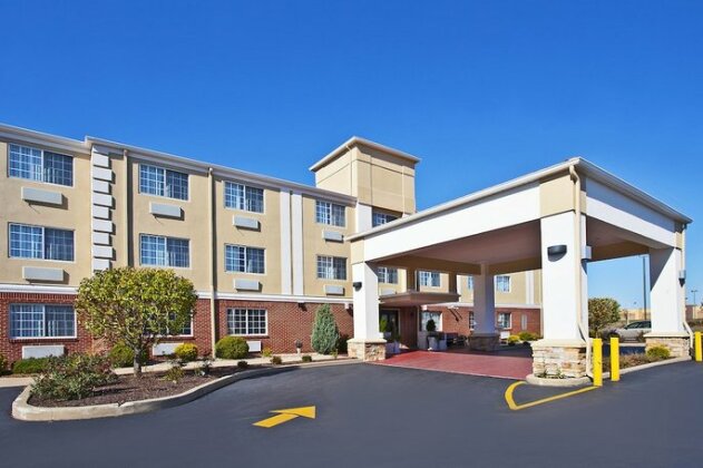 Holiday Inn Express Hotel & Suites Wabash - Photo2