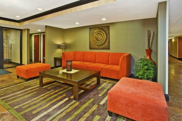 Holiday Inn Express Hotel & Suites Wabash - Photo4