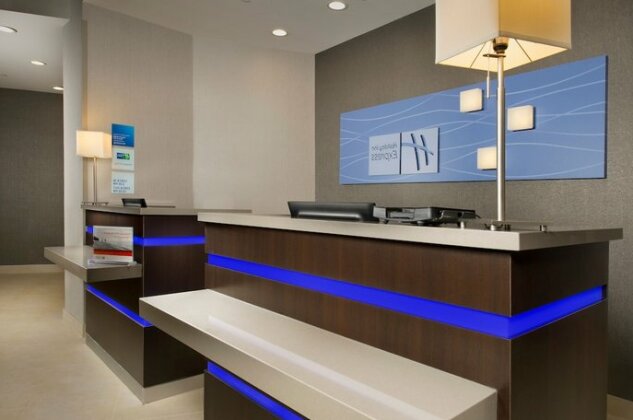 Holiday Inn Express Hotel & Suites Waco South - Photo5