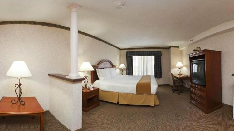 Holiday Inn Express Hotel & Suites Wadsworth - Photo5