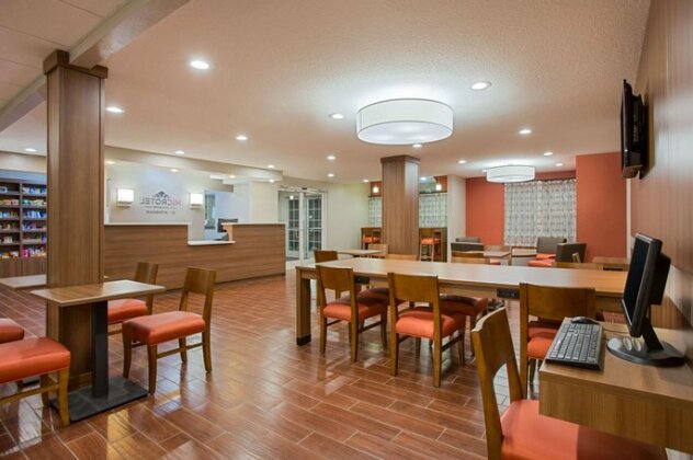 Microtel Inn & Suites by Wyndham Walterboro - Photo3