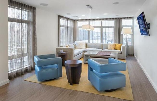 Global Luxury Suites at the Charles River - Photo3