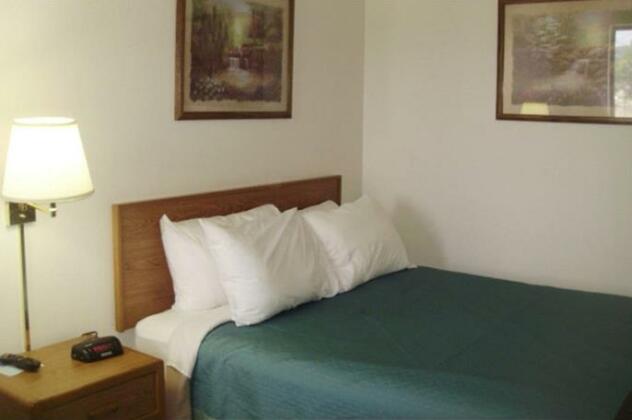 Quality Inn & Suites Warren - Photo5